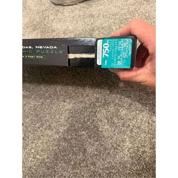 LAS VEGAS, NEVADA Panoramic Puzzle, Glow in the Dark 765 pcs 3' long - Picture 5 of 6